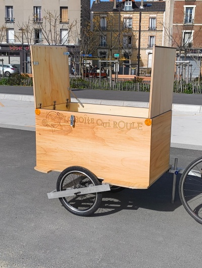 Caisse suspendue nue